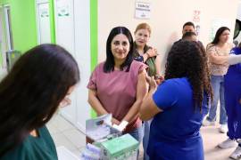 La campaña comenzó con una dotación inicial de 200 dosis proporcionadas por la Secretaría de Salud del Estado.