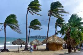La tormenta tropical ‘Polo’ se intensificó hasta convertirse en huracán de categoría 1 en la escala Saffir-Simpson frente a las costas del Pacífico mexicano, informó el SMN de la Conagua.