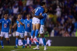 Cruz Azul demostró su dominio en el Apertura 2024 con una contundente victoria 4-1 sobre América en el Estadio Azteca.