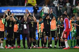 Raúl Jiménez fue clave en la victoria ante Canadá, igualando a Cuauhtémoc Blanco como el tercer máximo goleador del Tricolor.