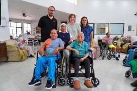 Selina Bremer de Cepeda entregó apoyos en la Casa del Anciano del Padre Estala y dio inicio a las actividades del Mes del Adulto Mayor.