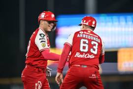 Carlos Pérez brilló con dos jonrones en el triunfo 7-2 de los Diablos Rojos, que pusieron la Serie del Rey 3-0 y acarician la barrida sobre los Charros.