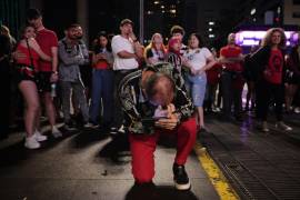 Un partidario del presidente Luiz Inácio Lula da Silva —quien busca un cuarto mandato no consecutivo— reacciona durante una concentración para aguardar los resultados electorales en São Paulo, Brasil.