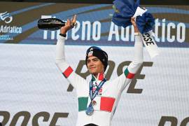 Isaac del Toro consolidó su liderato en la Tirreno-Adriático 2026 tras ganar la sexta etapa en Camerino y quedó a un paso de conquistar el título de la carrera italiana del UCI WorldTour.