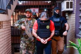 El gobierno de Paraguay a través de la SENAD realizó la expulsión del ex secretario de seguridad de Tabasco, Hernán Bermúdez Requena, alias “Comandante H”, tras su captura en el país y la solicitud del gobierno mexicano de su extradición.