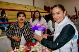 Teresita Escalante considera estos cursos una terapia ocupacional útil para la vida diaria.