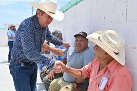 El alcalde Hugo Lozano y autoridades municipales entregaron apoyos en comunidades rurales, llevando el espíritu de la feria a cada rincón.