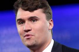 El comentarista y activista conservador cercano al presidente estadounidense Donald Trump, Charlie Kirk, recibió un disparo.