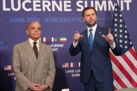 El vicepresidente de Estados Unidos, JD Vance, se reúne con el primer ministro de Pakistán, Shehbaz Sharif, durante reuniones de alto nivel para impulsar un acuerdo para poner fin al conflicto entre Irán y Estados Unidos.