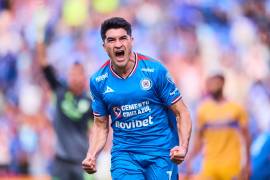 Nicolás Ibáñez anotó el segundo gol celeste tras aprovechar un rebote dentro del área.