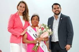 María de los Ángeles Zúñiga Escobedo fue coronada dentro de las actividades del Mes del Adulto Mayor.