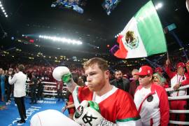 Canelo Álvarez superó a Lionel Messi y LeBron James en el ranking de los deportistas mejor pagados del mundo, consolidándose como el boxeador más rentable del planeta.