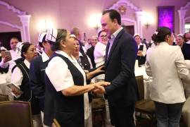 El mandatario agradeció a enfermeras de todas las regiones por su trabajo durante décadas.