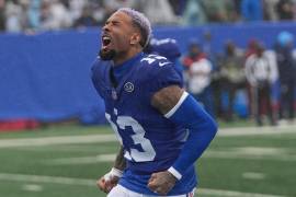 Dos días después de recibir una ovación en el MetLife Stadium, los Giants decidieron cortarlo.