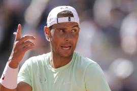 Nadal, quien cumple 38 años en junio, no descarta la posibilidad de regresar en futuras ediciones de Roland Garros, lo que lleva a la cancelación del homenaje este año.