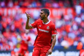 Los goles de Jesús Gallardo y Paulinho, sumados a una actuación decisiva de Tiago Volpi, aseguraron la victoria de los Diablos Rojos.