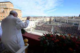 Francisco reflexionó sobre los conflictos y males que afectan al mundo ante las cerca 30,000 personas que se acercaron a la plaza de San Pedro.