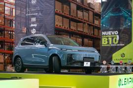 El Leapmotor B10 2027 llega con un precio de lista de 575 mil pesos y hasta 990 kilómetros de autonomía combinada, según la marca.