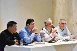 El alcalde Víctor Leija Vega encabezó la reunión con representantes del sector turístico de Cuatro Ciénegas.