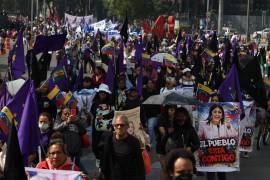 La movilización, convocada como una “jornada antiimperialista por la soberanía de América Latina y solidaridad con Venezuela”, avanzó con decenas de banderas.