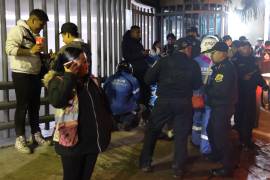 Equipos de emergencia atendieron a tres personas inconscientes en inmediaciones del Ángel de la Independencia; todas fallecieron por asfixia, informó la Sedesa.
