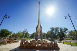 Dinolandia se convierte en el favorito de niñas y niños, con réplicas animadas de dinosaurios que combinan diversión y aprendizaje.