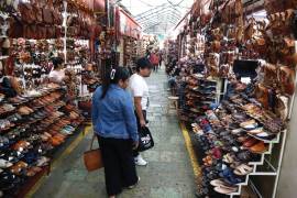 Si bien el gobierno de México prohibió las importaciones temporales de zapatos a las empresas del Programa de la Industria Manufacturera, Maquiladora y de Servicios de Exportación (IMMEX), señalan que se requiere cerrar otros huecos legales. FOTO: