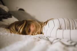 ¿Por qué las mujeres tienen más problemas para dormir que los hombres?