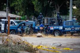 Las acciones coordinadas entre las distintas corporaciones de seguridad de los tres niveles de gobierno permitieron la detención de 13 personas, por presuntos delitos de narcomenudeo en Culiacán, Los Mochis y Mazatlán, municipios de Sinaloa, tan solo en el mes de febrero 2025.