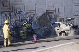 En autopistas y carreteras de los límites entre Michoacán y Guanajuato aún se observaban los estragos de la ofensiva atribuida a células del grupo criminal.