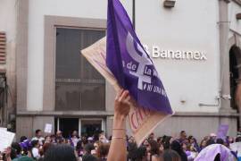 Durante su mensaje, la madre lamentó la sobreexposición mediática del caso y criticó los comentarios y burlas que circularon en redes sociales tras la detención.