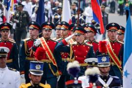 Una delegación de cadetes de Rusia desfiló durante el 213 aniversario del Inicio de la Independencia de México y el 200 aniversario de la creación del Heroico Colegio Militar.