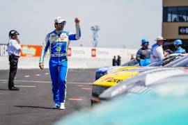 El mexicano se convirtió en el primer mexicano en ganar una carrera de NASCAR Cup Series, el circuito mayor.