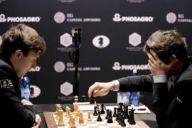 Carlsen y Kariakin firman tablas tras seis horas y media de partida