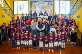 Deportistas de Ramos Arizpe recibieron apoyos económicos para participar en competencias estatales, nacionales e internacionales durante 2026.