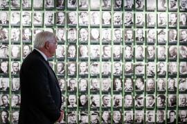 El presidente alemán, Frank-Walter Steinmeier, visita una exposición en el Centro Memorial de la Resistencia Alemana tras un acto conmemorativo por el 80 aniversario del intento de asesinato de Hitler.