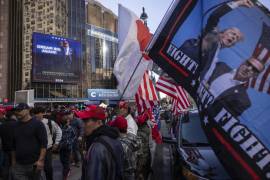 En relación a la polémica creada por los comentarios del domingo del comediante Tony Hinchcliffe, quien durante el mitin de Trump en el Madison Square Garden dijo que Puerto Rico es un “basurero flotante”, Trump dijo que no escuchó esas declaraciones y que no conoce al comediante. FOTO: AP.