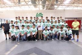 Halcones, equipo de futbol americano de la UTC, recibió jersey, fundas y calcetas; la Banda de Guerra estrenó tambores y cornetas.