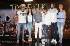 Integrantes de la banda musical Timbiriche, posan el 20 de junio de 2017, en la Ciudad de México.