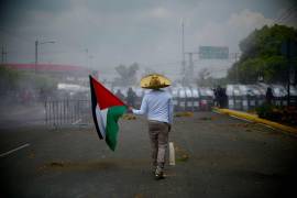 Diversos grupos de manifestantes, entre madres buscadoras y estudiantes, se manifestaron en las inmediaciones del Estadio Ciudad de México; exigen que el gobierno atienda sus demandas en lugar de la darle prioridad a la Copa del Mundo 2026.