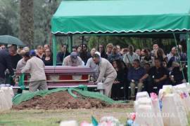 Familiares y compañeros despidieron este fin de semana a la maestra Nedi Edit, quien murió durante el ataque de los gemelos a la secundaria 13 de Torreón.