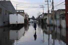 El SMN alertó por lluvias intensas en Veracruz y Chiapas debido al frente frío número 8 y una vaguada en altura, con riesgo de inundaciones, deslaves y vientos fuertes en el sureste de México.
