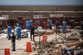 Ante la previsión de que la cifra de víctimas siga aumentando, las morgues improvisadas se han llenado con cuerpos recuperados de entre los escombros. La ONU está adquiriendo miles de bolsas para cadáveres para poder gestionar de forma digna y sanitaria esta trágica situación.