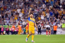 Javier Aquino es uno de los referentes históricos de Tigres y la directiva busca renovarlo para el Clausura 2026.