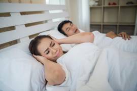 Aveces las personas que duermen “inquietas” en realidad tienen un trastorno del sueño subyacente.