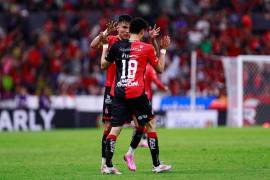 Jeremy Márquez celebra el gol de la victoria del Atlas contra Santos Laguna en el Estadio Jalisco.