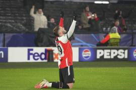 Giménez suma cuatro goles en tres partidos desde su regreso de lesión, consolidándose como figura clave del Feyenoord.