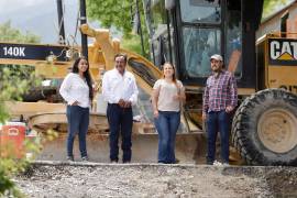 Los trabajos atienden demandas prioritarias de infraestructura vial planteadas por los habitantes.