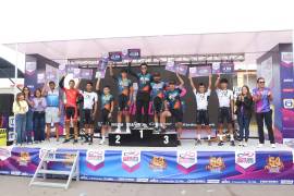 Más de 150 ciclistas participaron en el Giro Gutiérrez 2026, recorriendo las carreteras de la Región Carbonífera en busca de los primeros lugares.
