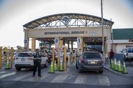 El puente internacional de Eagle Pass está en riesgo de convertirse en el cruce más caro hacia México.